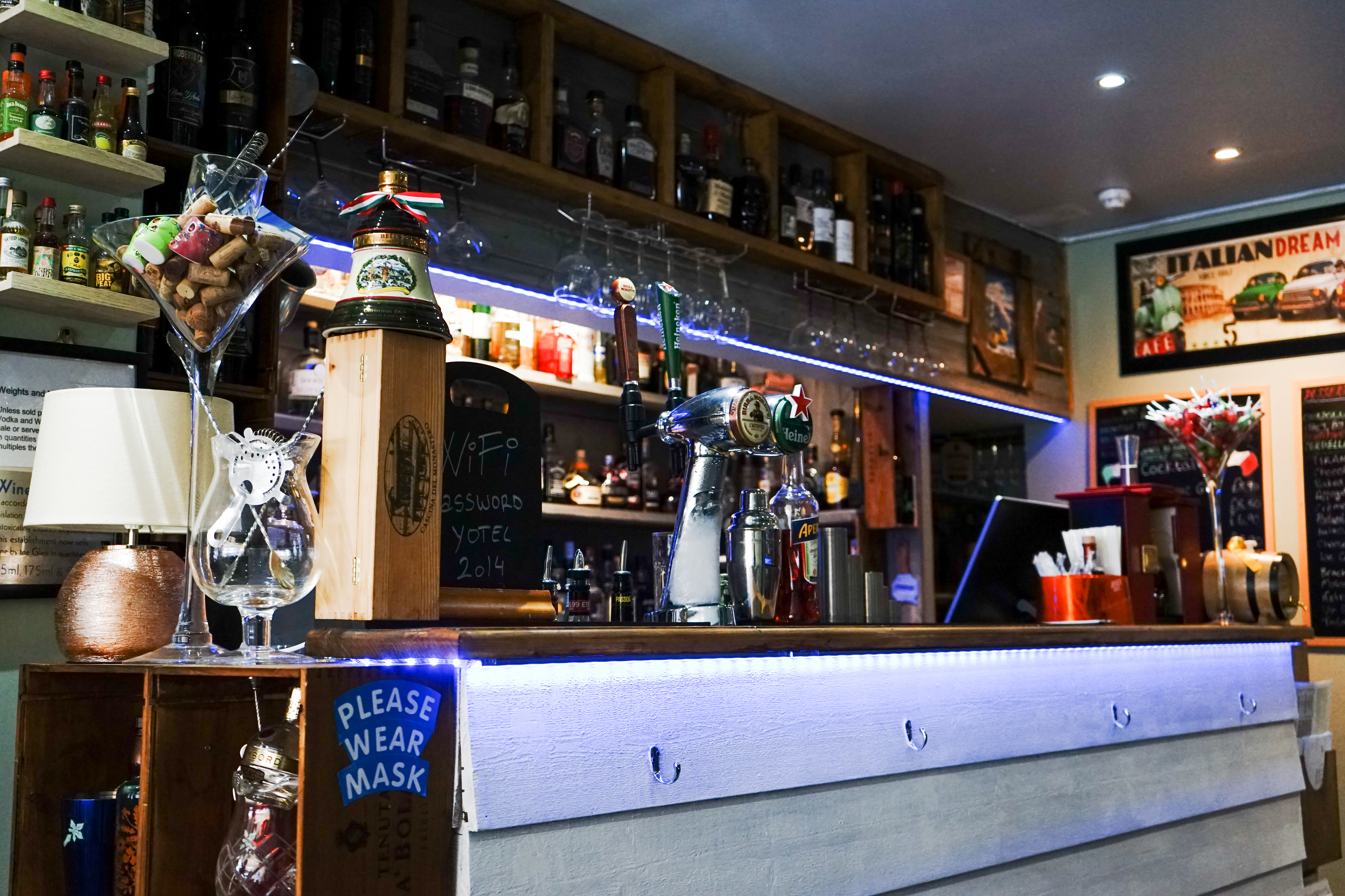 Bar image at Max's Brasserie, Southampton
